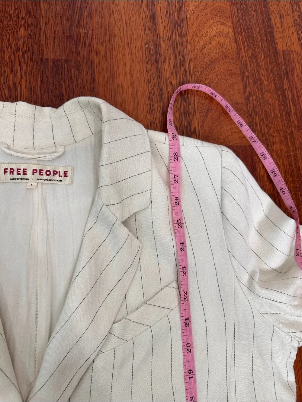 Free People Light Beige Linen blend pinstripe Blazer. Lagenlook. Relaxed fit. S